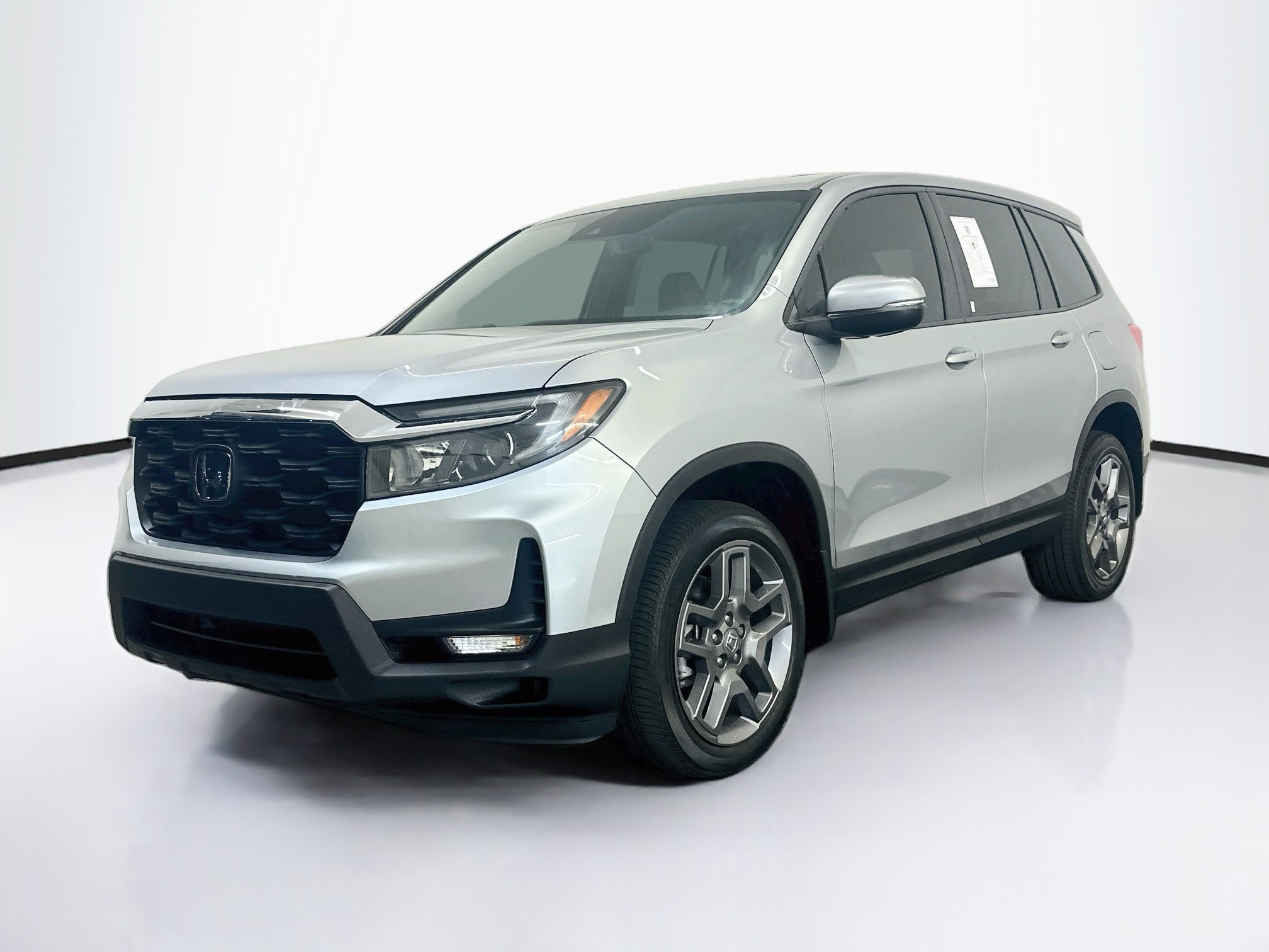 Used 2023 Honda Passport EX-L image 3