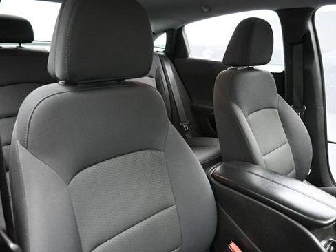 Used 2017 Chevrolet Malibu LT FWD image 21