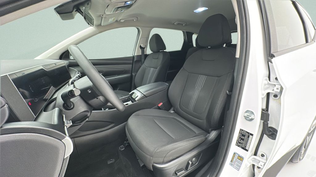 Used 2025 Hyundai Tucson SEL AWD/4WD image 13