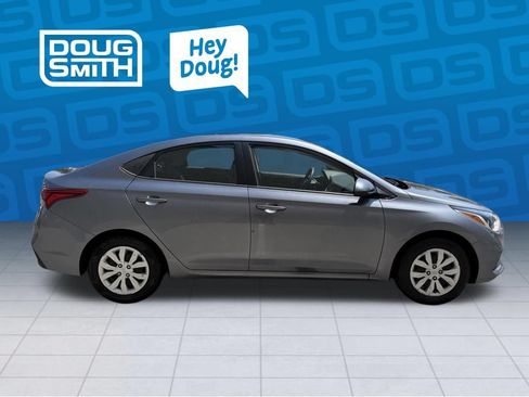 Used 2019 Hyundai Accent SE FWD image 5