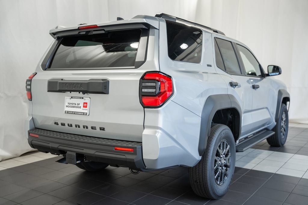 New 2026 Toyota 4Runner SR5 AWD/4WD image 4