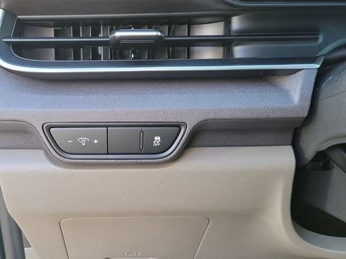 New 2026 Kia Carnival EX FWD image 10