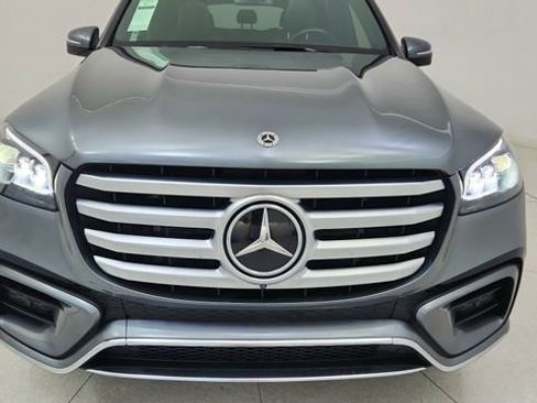 Used 2025 Mercedes-Benz GLS 450 4MATIC image 9