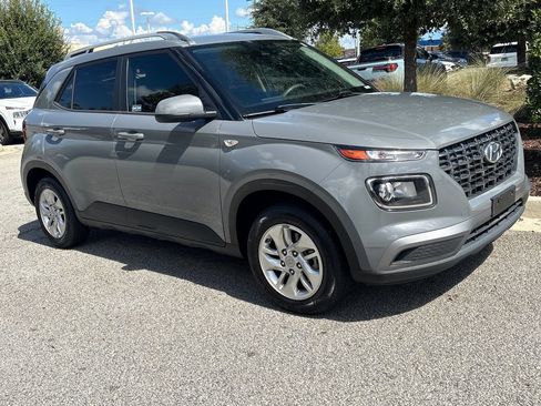Used 2020 Hyundai Venue SEL FWD image 28