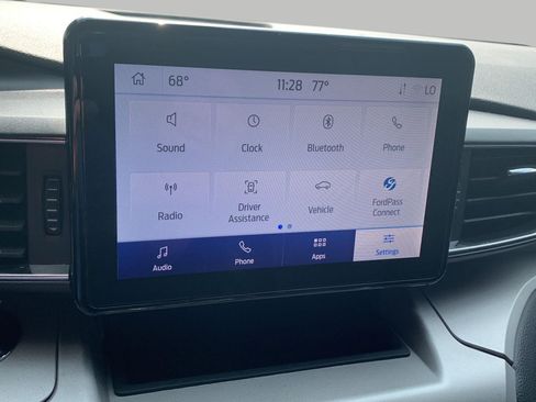 Used 2024 Ford Explorer XLT w/ Equipment Group 202A AWD/4WD image 17
