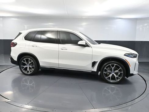 Used 2024 BMW X5 xDrive40i image 4