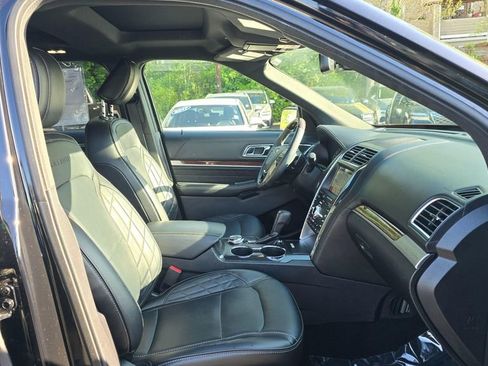 Used 2018 Ford Explorer Platinum AWD/4WD image 10