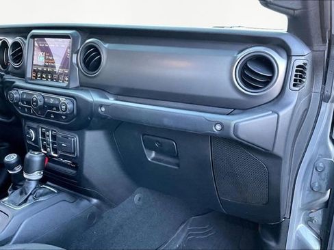 Used 2023 Jeep Gladiator Sport image 17