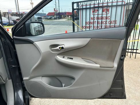 Used 2010 Toyota Corolla LE image 15