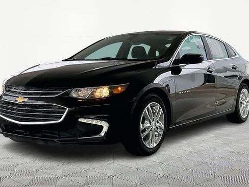 Used 2018 Chevrolet Malibu LT image 3