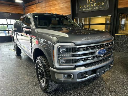 Used 2023 Ford F350 Platinum w/ Tremor Off-Road Package AWD/4WD image 7