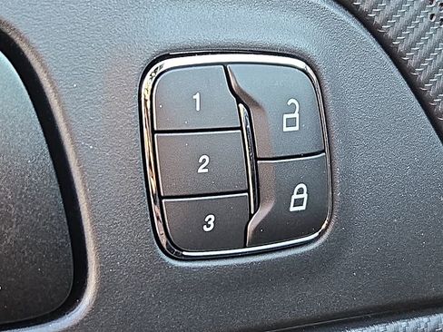 Used 2025 Ford Mustang Dark Horse image 18