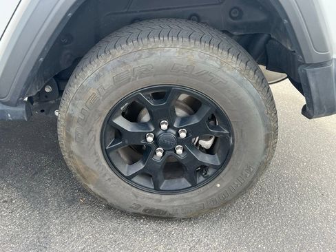 Used 2020 Jeep Wrangler Unlimited Willys image 16