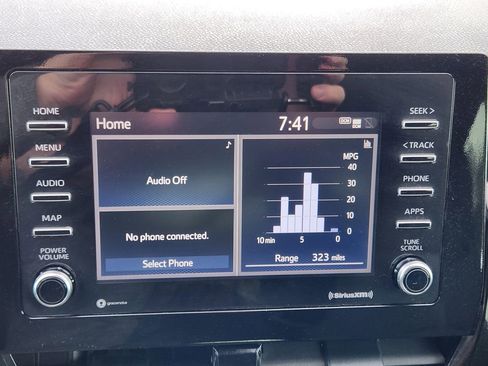 Used 2022 Toyota Camry LE image 23