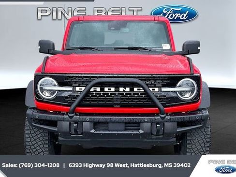Used 2024 Ford Bronco Wildtrak image 3