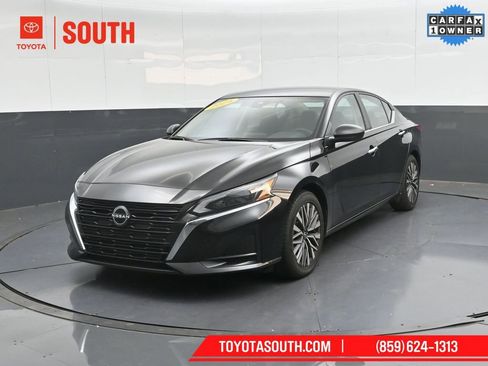 Used 2024 Nissan Altima 2.5 SV image 6