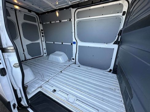 Used 2019 Freightliner Sprinter 3500 image 26