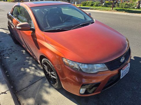 Used 2010 Kia Forte Koup SX w/ Leather Pkg image 1