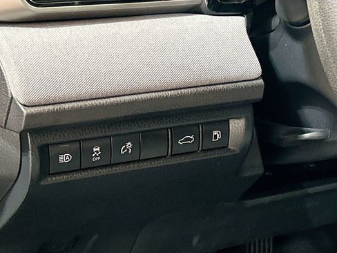 Used 2025 Toyota Camry LE image 8