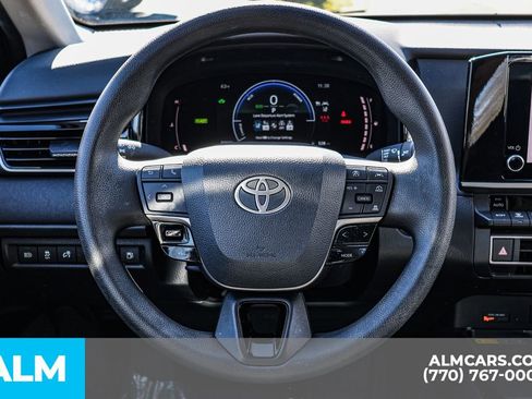 Used 2025 Toyota Camry LE image 31