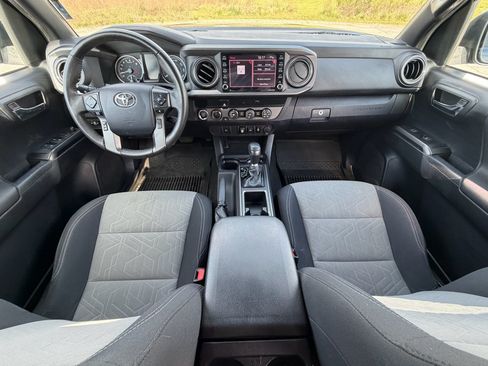 Used 2020 Toyota Tacoma TRD Off-Road w/ Blackout Package AWD/4WD image 24