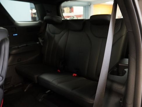 Used 2024 Hyundai Palisade Calligraphy image 28
