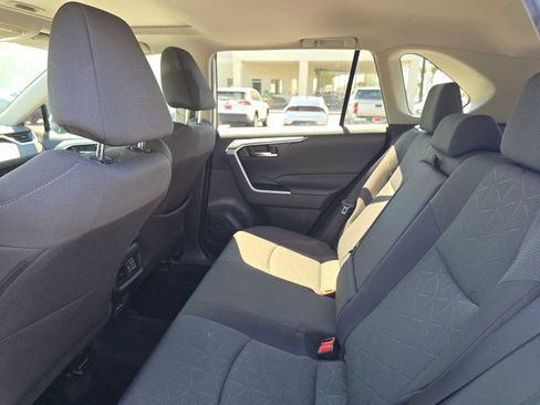 Used 2022 Toyota RAV4 XLE image 18