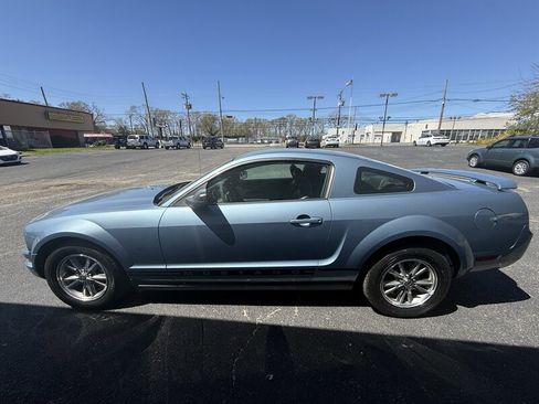 Used 2005 Ford Mustang Premium image 4