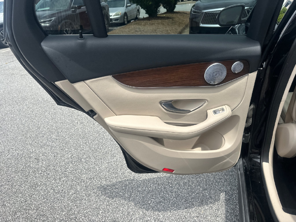 Used 2020 Mercedes-Benz GLC 300 image 20