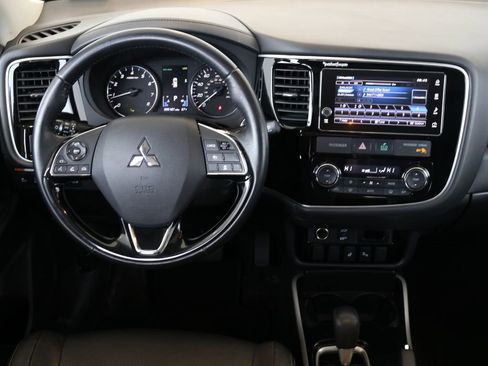 Used 2017 Mitsubishi Outlander SEL FWD image 21