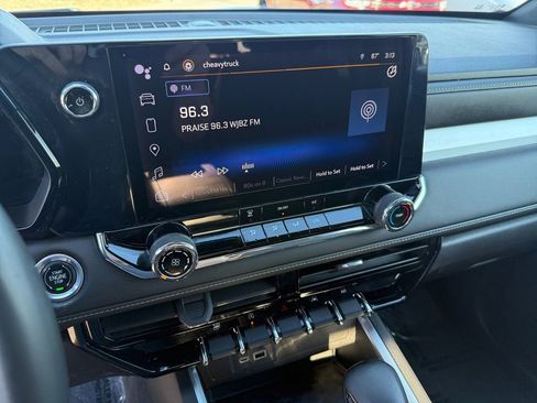 Used 2023 Chevrolet Colorado LT image 16