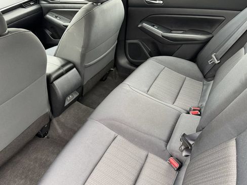 Used 2022 Nissan Altima 2.5 SV AWD/4WD image 12