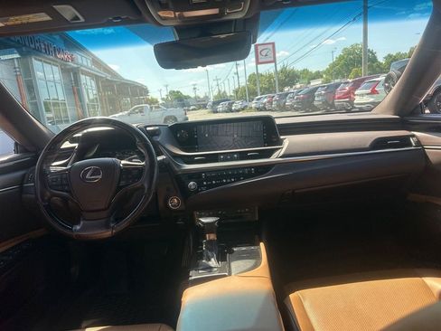 Used 2021 Lexus ES 250 AWD/4WD image 12