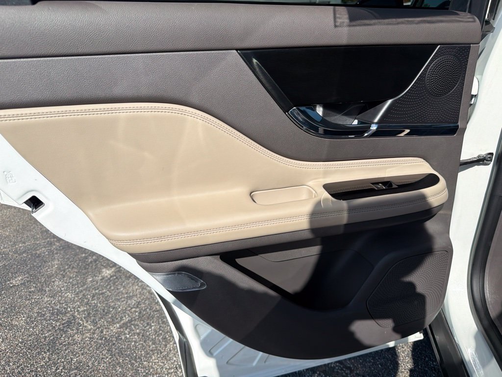 Used 2023 Lincoln Corsair FWD image 13