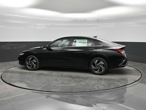 New 2026 Hyundai Elantra Limited FWD image 5