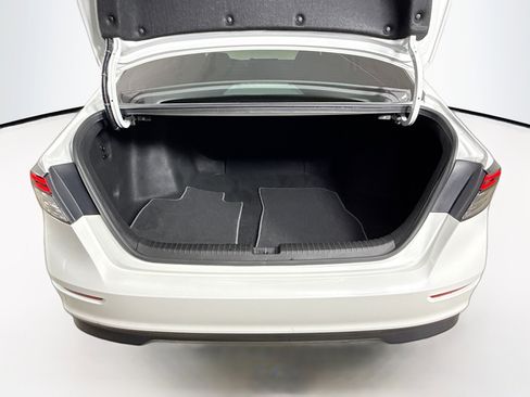 Certified 2023 Honda Accord EX image 33