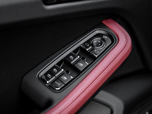 Certified 2026 Porsche Macan S AWD/4WD image 21