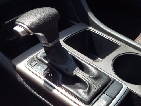 Used 2019 Kia Optima LX FWD image 14