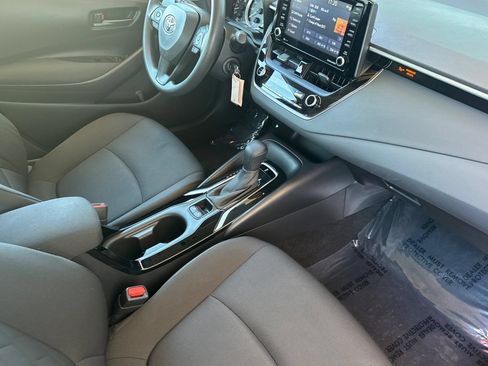 Certified 2022 Toyota Corolla LE FWD image 19