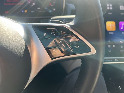 Used 2025 Mercedes-Benz GLC 300 image 20