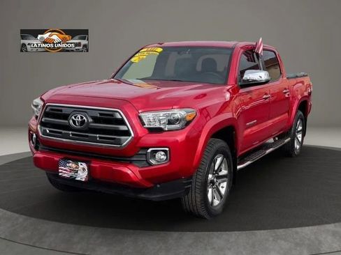 Used 2017 Toyota Tacoma Limited w/ Tow Package RWD image 3