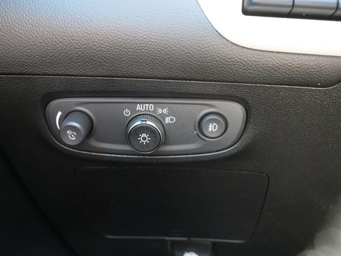 Used 2021 Buick Encore GX Essence w/ Advanced Technology Package AWD/4WD image 26