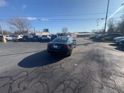 Used 2025 Nissan Sentra SV image 11