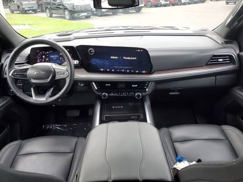 Used 2025 Chevrolet Tahoe Z71 AWD/4WD image 9