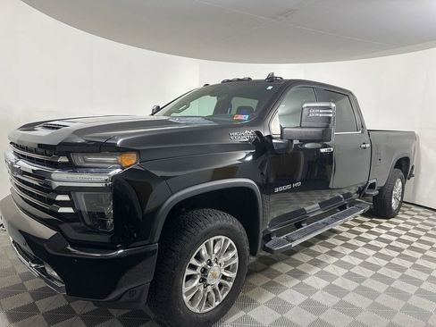 Used 2022 Chevrolet Silverado 3500 High Country w/ Z71 Off-Road Package image 2