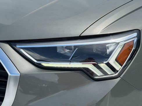Certified 2024 Audi Q3 2.0T Premium AWD/4WD image 11