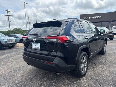 Used 2024 Toyota RAV4 LE AWD/4WD image 9