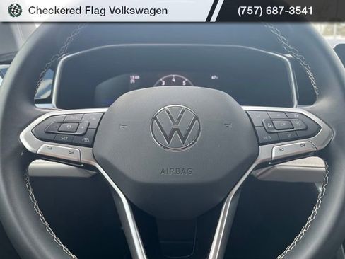 Used 2025 Volkswagen Taos SE image 34