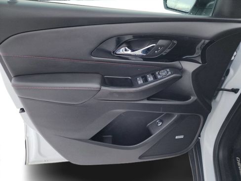 Used 2023 Chevrolet Traverse RS image 18