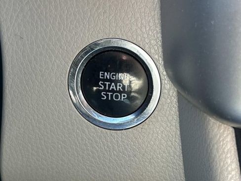 Used 2015 Toyota Highlander Limited image 41